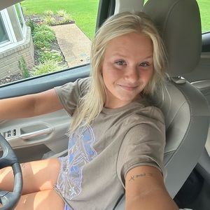 Meet your Posher, Mallory